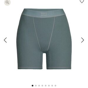 SKIMS SHORTS KYANITE